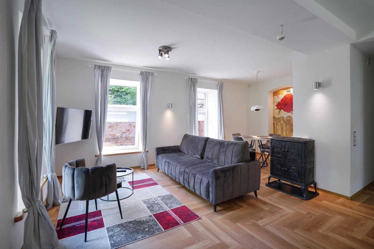 Exclusive Oldnew Apartments In City Center Panevezys Bagian luar foto